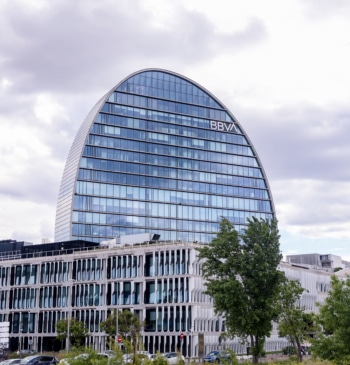 BBVA renueva su aplicación móvil con Inteligencia Artificial y un formato personalizable
