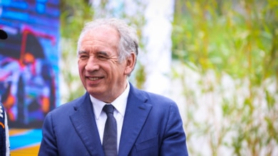 Francia anuncia un plan de choque ante su deuda disparada y el estado 'catastrófico' de su economía: "No se trabaja lo suficiente"