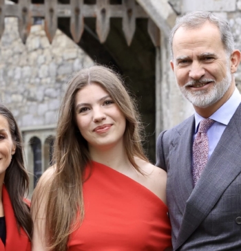 La infanta Sofía se gradúa de Bachillerato en Gales arropada por los [...]